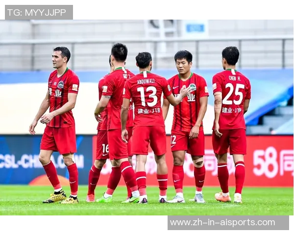 中超首轮激战山东鲁能迎战大连人全力争胜展现实力 中超首轮激战山东鲁能迎战大连人全力争胜展现实力